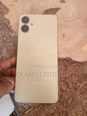 Samsung Galaxy A06 128 GB Gold