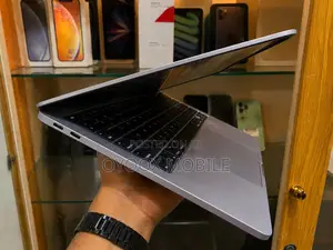 Laptop Apple MacBook Pro 2021 M1 16GB Intel Core i7 SSD 512GB