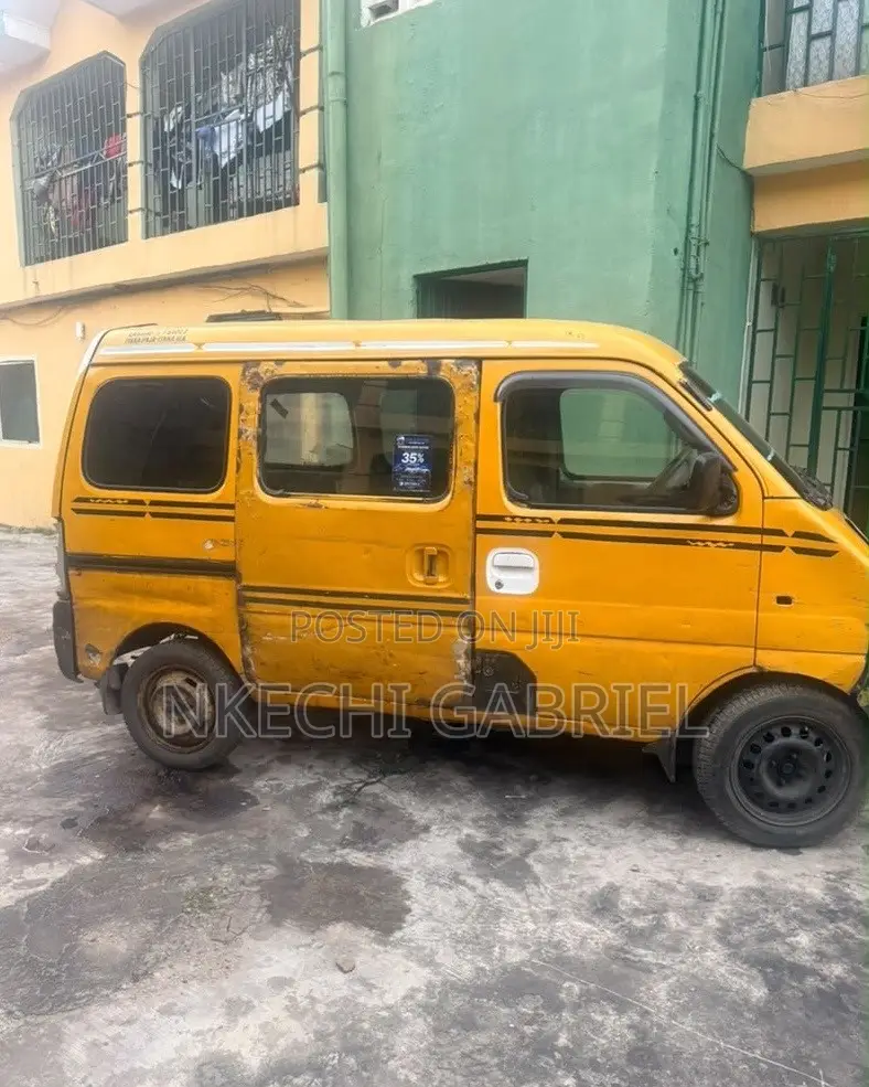 Suzuki APV Minibus 2012 Yellow