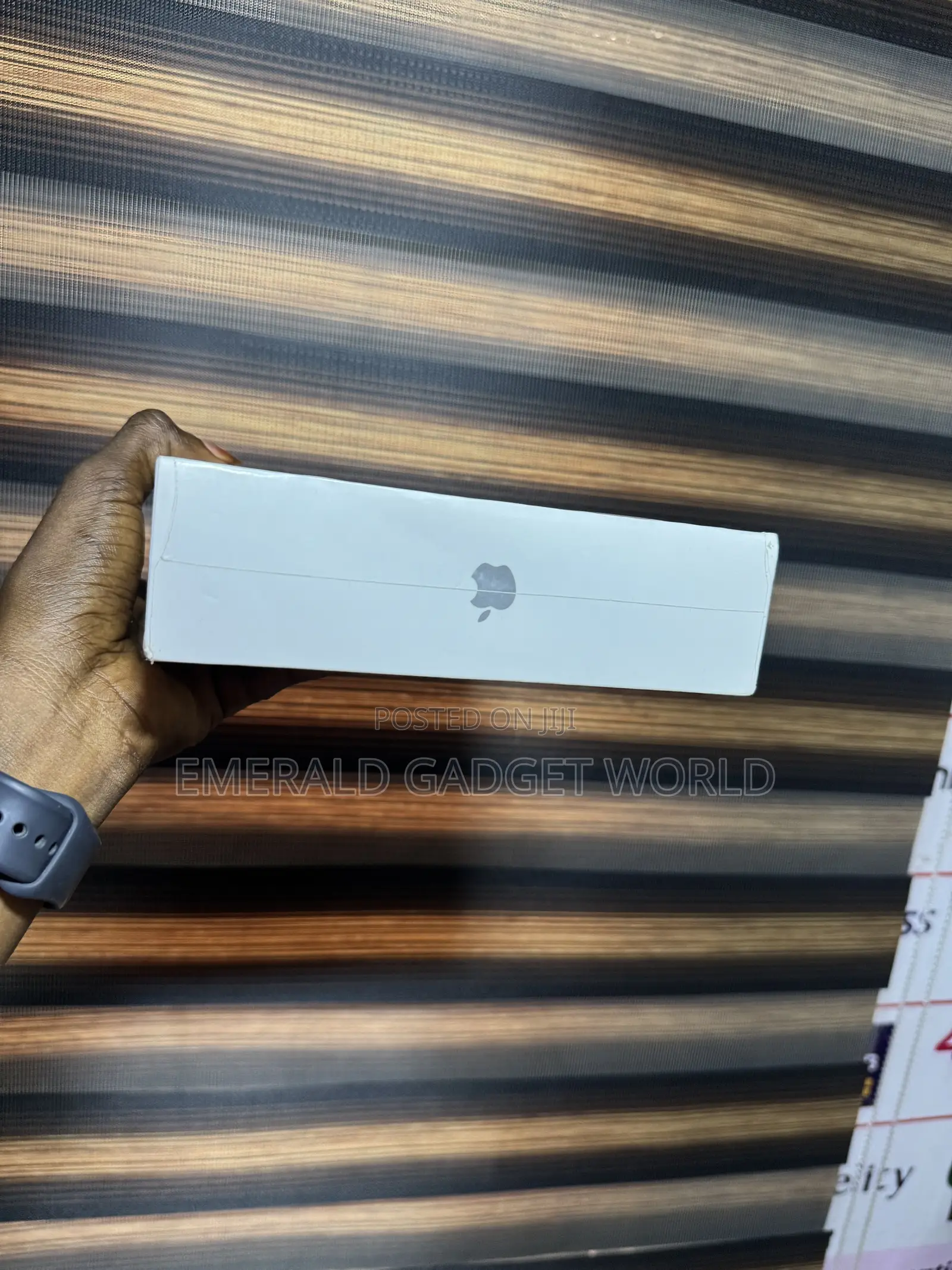 Apple iPad 9.7 64 GB White