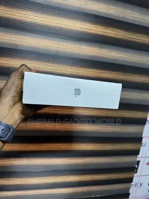 Apple iPad 9.7 64 GB White