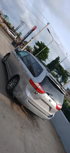 Toyota Sienna 2018 Silver