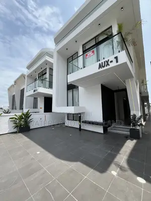5bdrm Duplex in Royal Pine, Lafiaji for sale