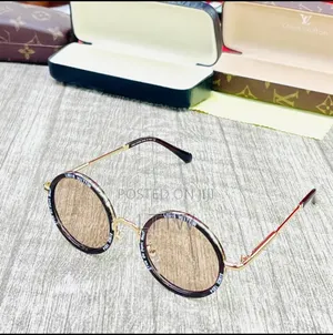 Elegant Louis Vuitton Round-Frame Sunglasses/Eyeglasses