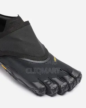 The Vibram Five Fingers Trailope Running Shoes