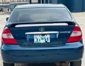 Toyota Camry LE 4dr Sedan (2.4L 4cyl 5M) 2004 Blue