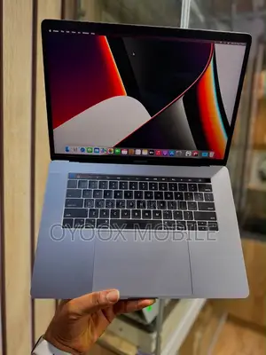 Laptop Apple MacBook Pro 2017 16GB Intel Core i7 SSD 512GB