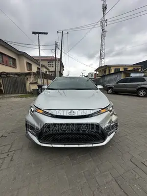 Toyota Corolla SE 2022 Silver