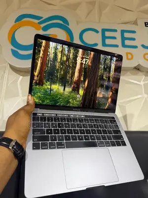 Laptop Apple MacBook Air 2020 16GB Intel Core i5 SSD 512GB