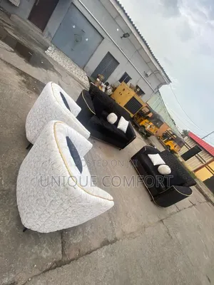 Brand New Top Quality 7 Seaters Upholstery Couch With Throw Pillows