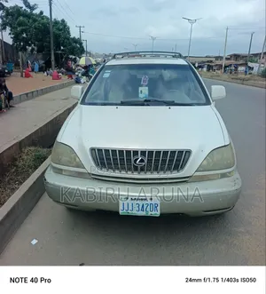 Lexus RX 1999 White