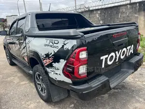Toyota Hilux SR5 4x4 2013 Black