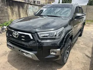 Toyota Hilux SR5 4x4 2013 Black