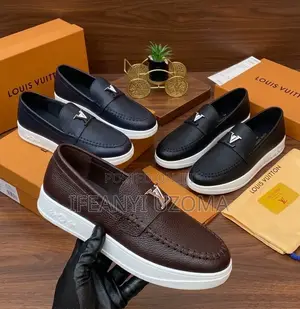 LOUIS Vuitton Classic Luxury Sneakers