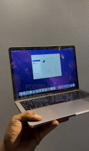 Laptop Apple MacBook Pro 2017 8GB Intel Core i5 SSD 256GB