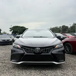 Toyota Camry SE 2021 Black