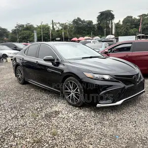 Toyota Camry SE 2021 Black