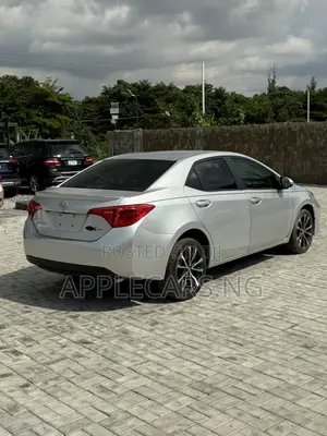 Toyota Corolla SE 4dr Sedan (1.8L 4cyl CVT) 2017 Silver