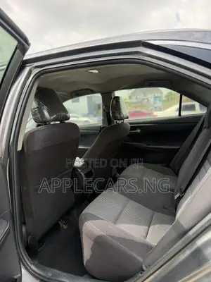 Toyota Camry LE 4dr Sedan (2.5L 4cyl 6A) 2015 Gray