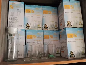 Glass Jar With Lid and 4cups