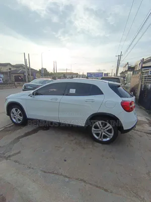 Mercedes-Benz GLA 250 2017 White