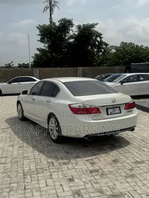 Honda Accord EX-L V-6 4dr Sedan FWD (3.5L 6cyl 6A) 2013 White