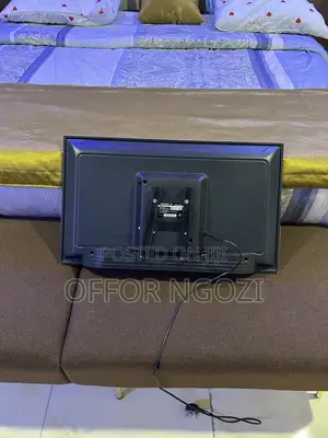 Fairly Used 32” Maxi TV. Manual