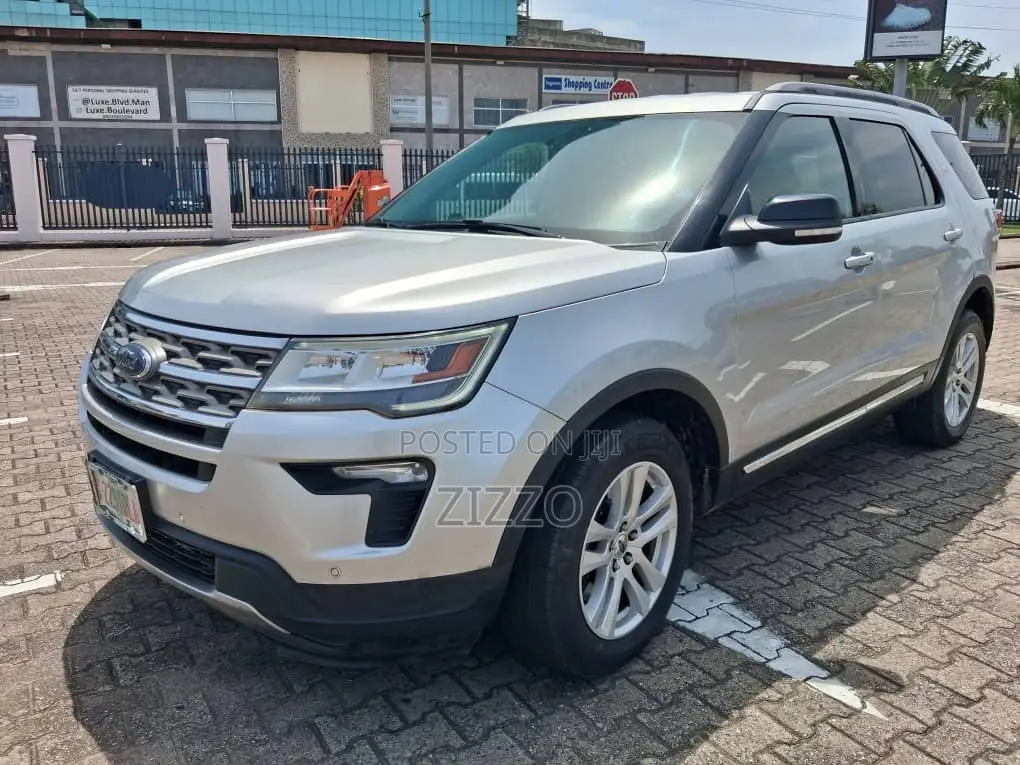 Ford Explorer 2018 Silver