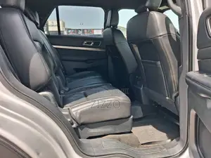 Ford Explorer 2018 Silver