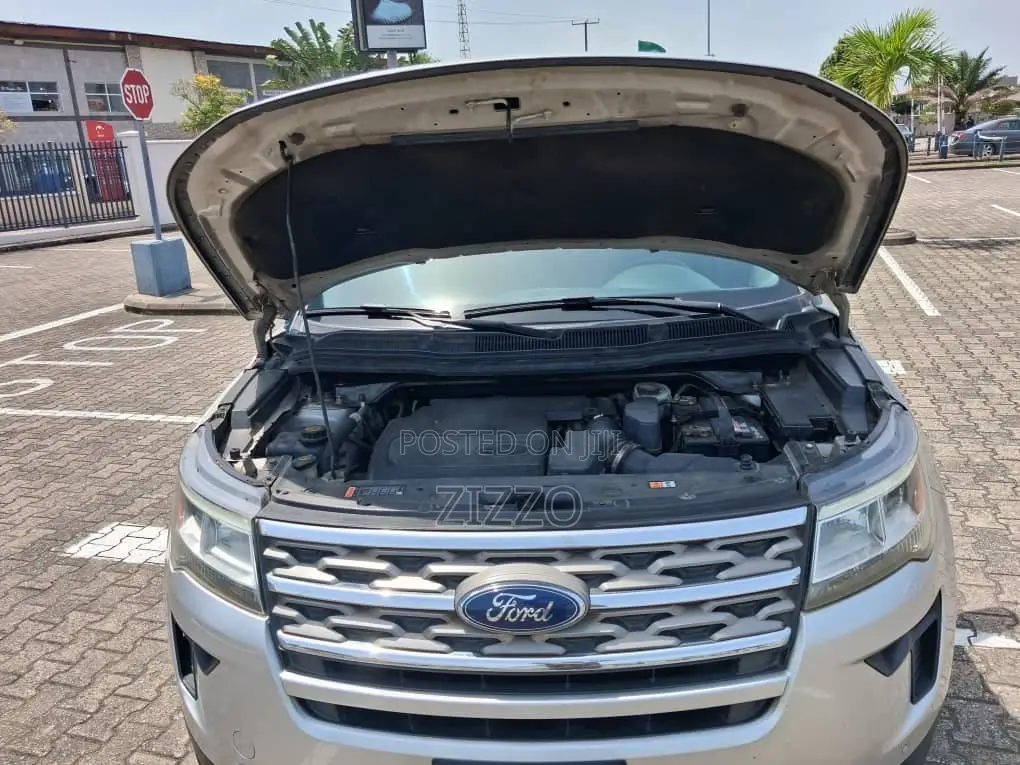 Ford Explorer 2018 Silver