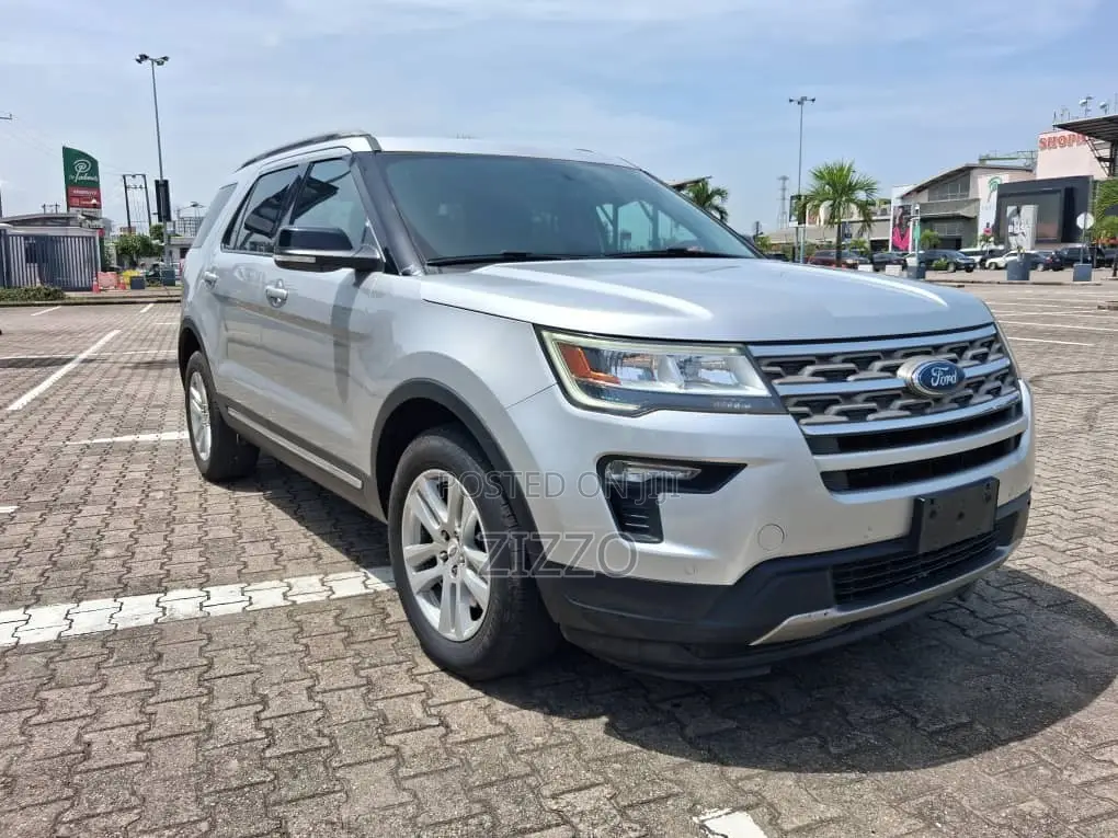 Ford Explorer 2018 Silver