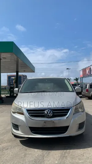Volkswagen Routan 2009 Silver