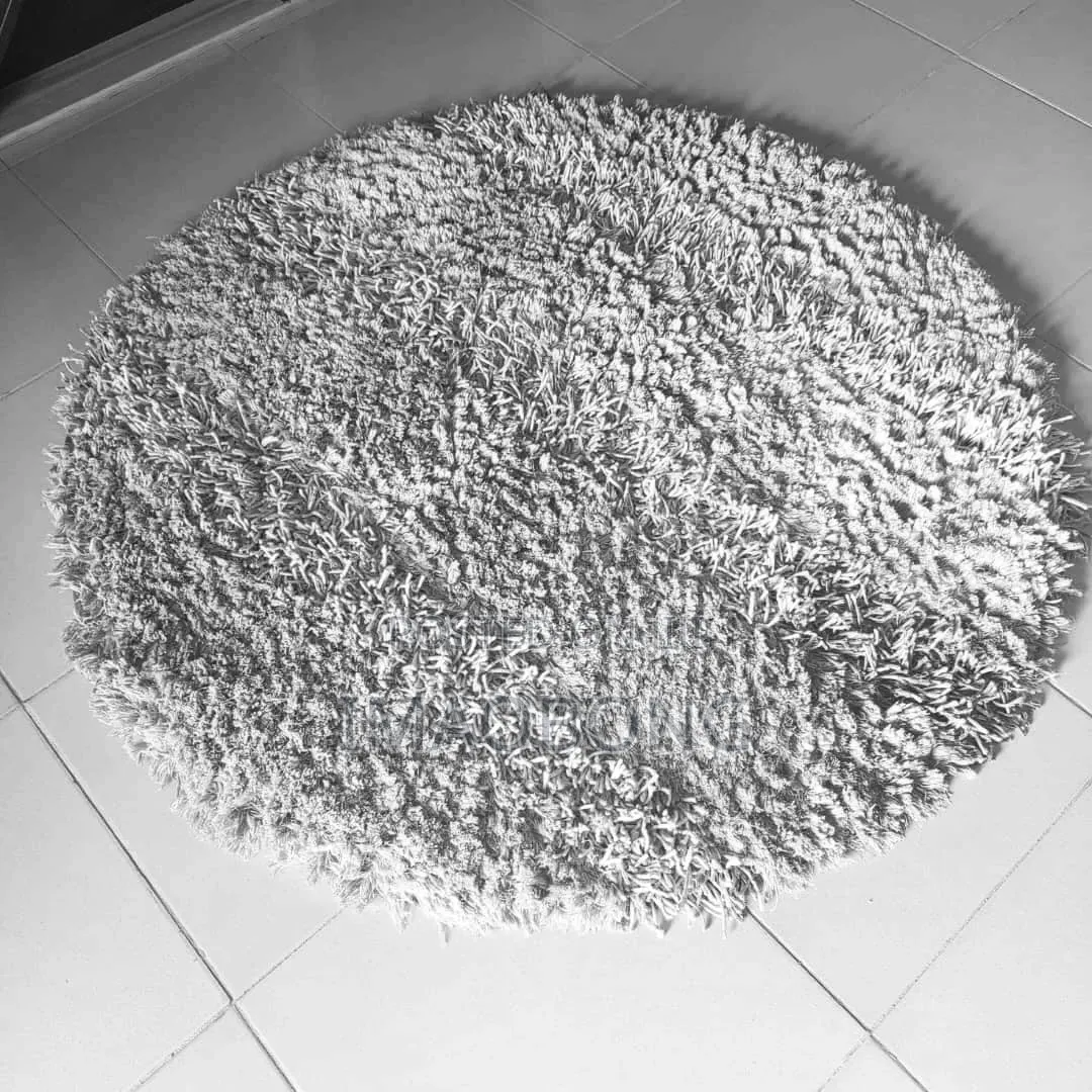 Round Shaggy Rug