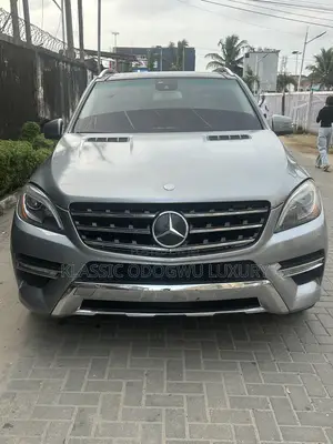 Mercedes-Benz M Class ML350 4MATIC 4dr SUV AWD (3.5L 6cyl 7A) 2015 Gray