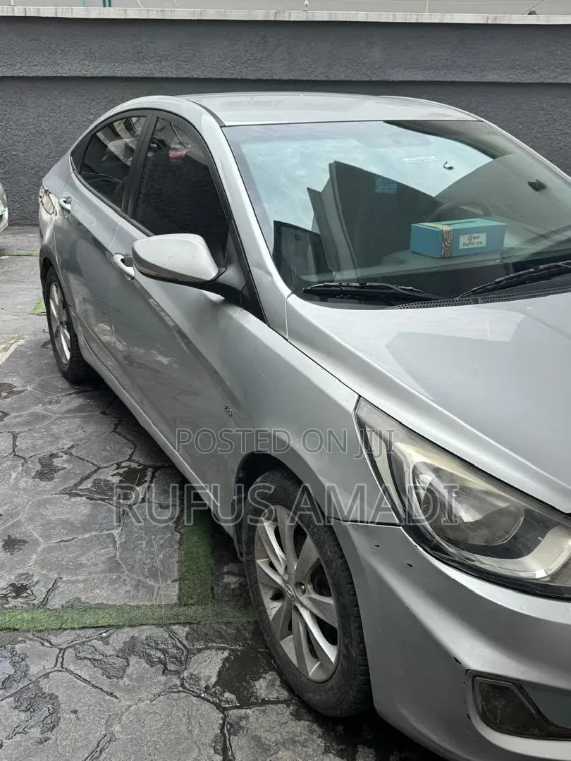 Hyundai Accent 2012 Silver