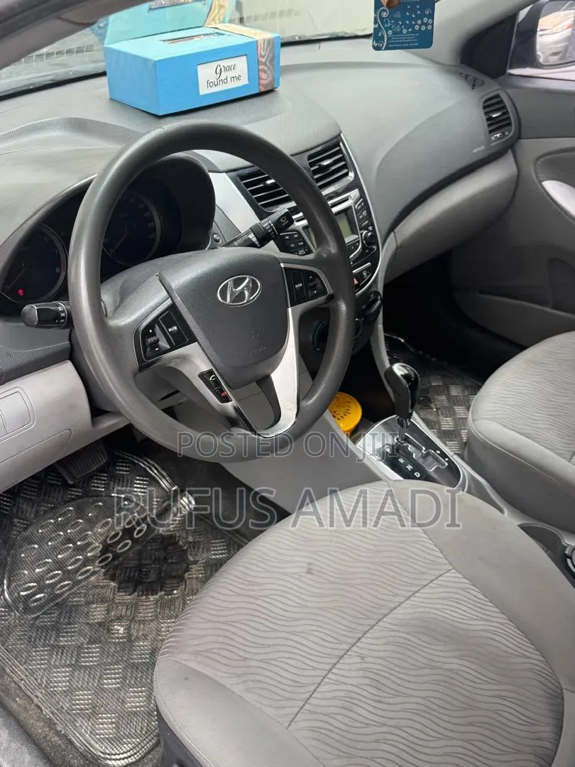 Hyundai Accent 2012 Silver