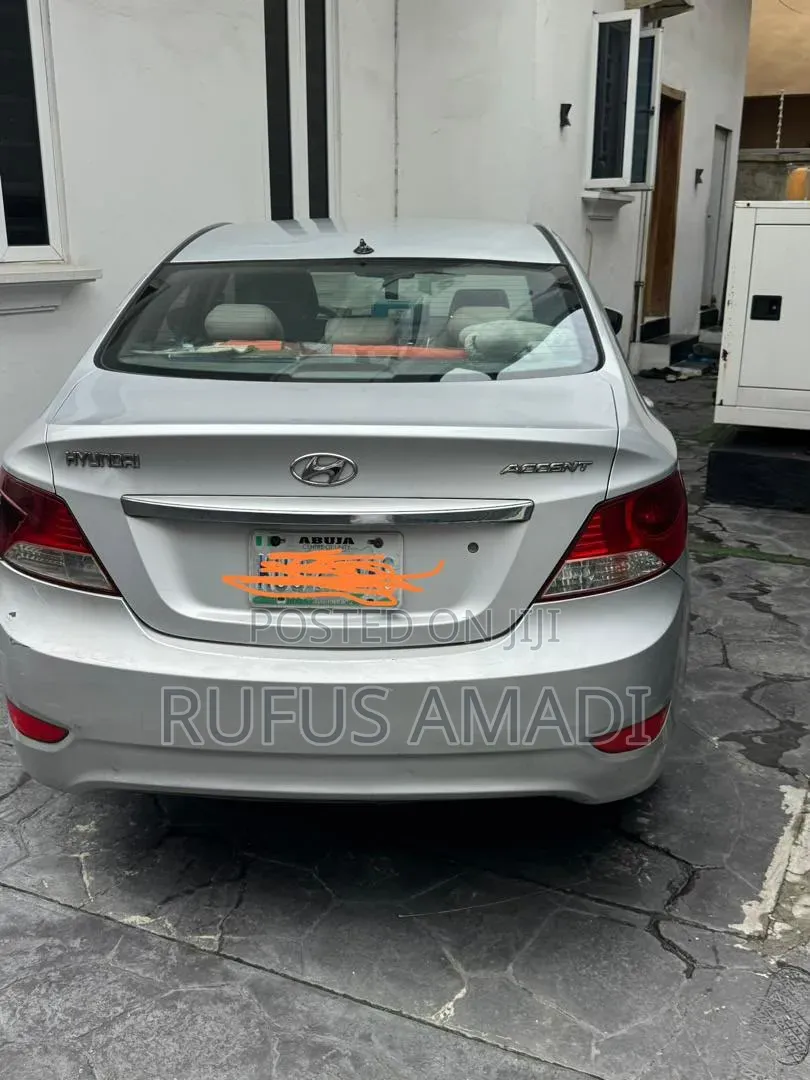 Hyundai Accent 2012 Silver