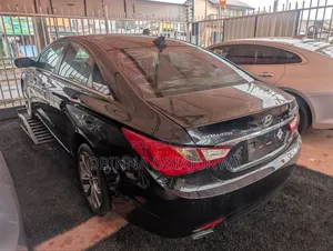 Hyundai Sonata Limited 2.0T Sedan (2.0L 4cyl 6A) 2013 Black