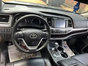 Toyota Highlander XLE 2019 Black