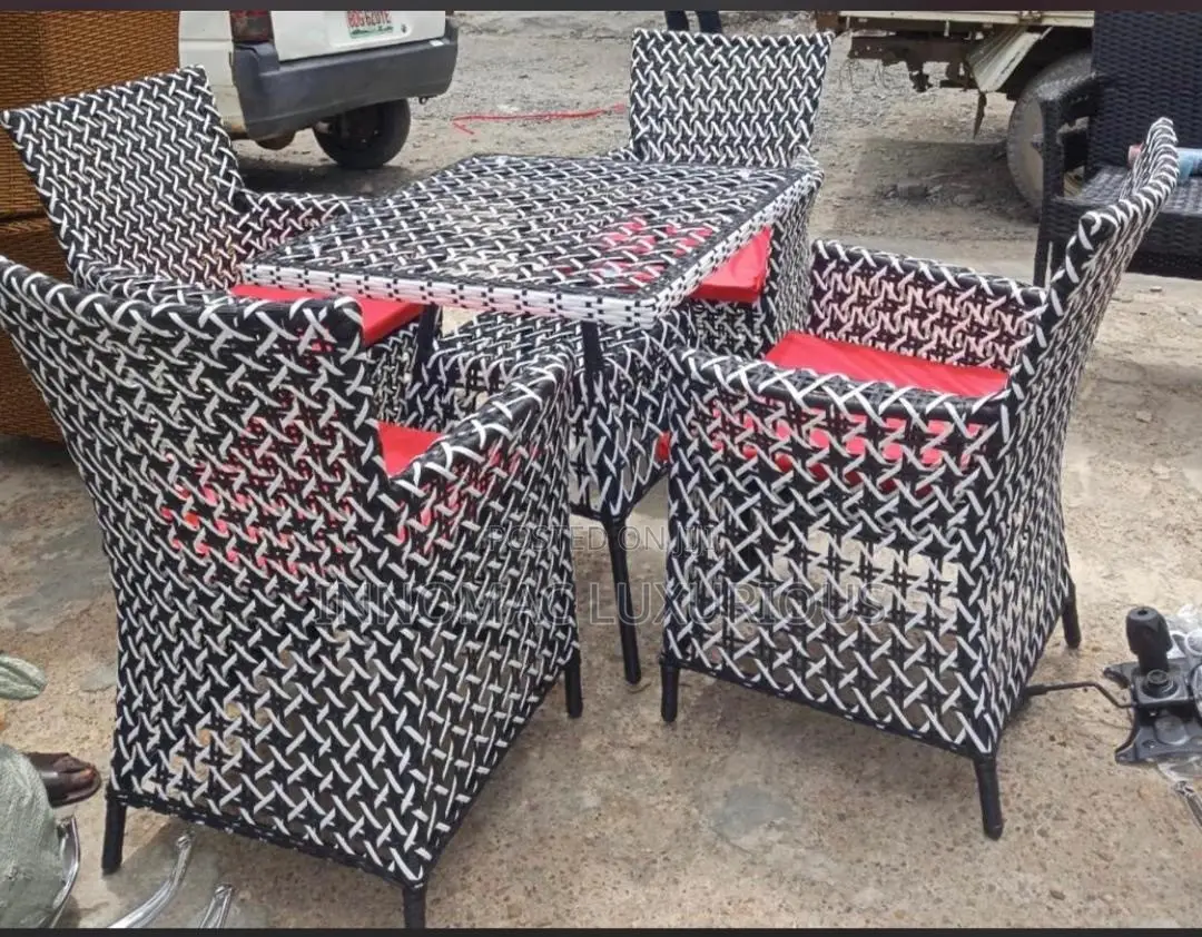 Ratelchair 4chairs With Table