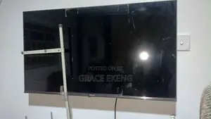 Hisense 40-Inch LED TV, Model 40A5100F.