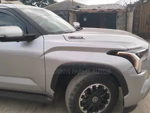 Toyota Sequoia 2024 Silver