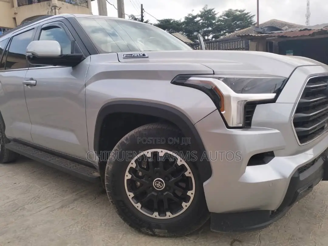 Toyota Sequoia 2024 Silver