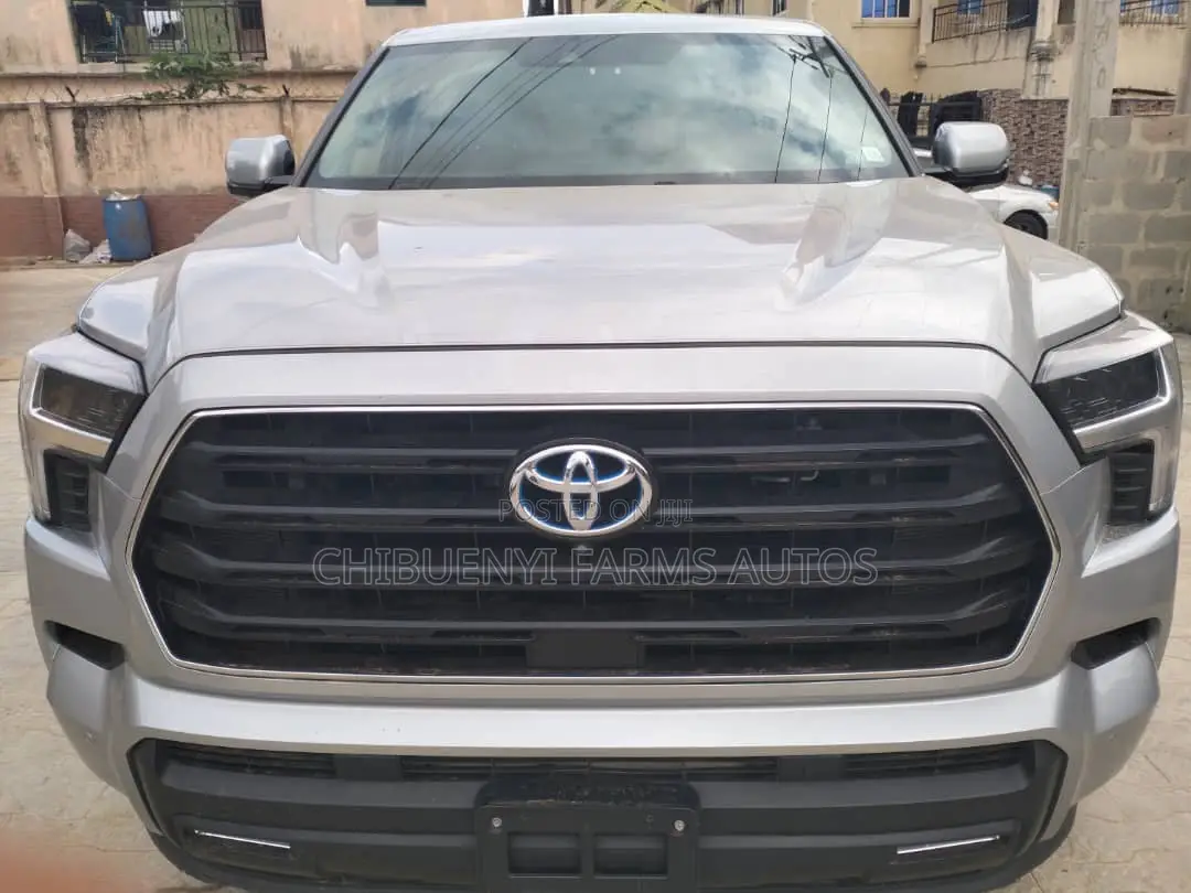 Toyota Sequoia 2024 Silver