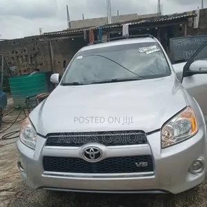 Toyota RAV4 2012 Silver