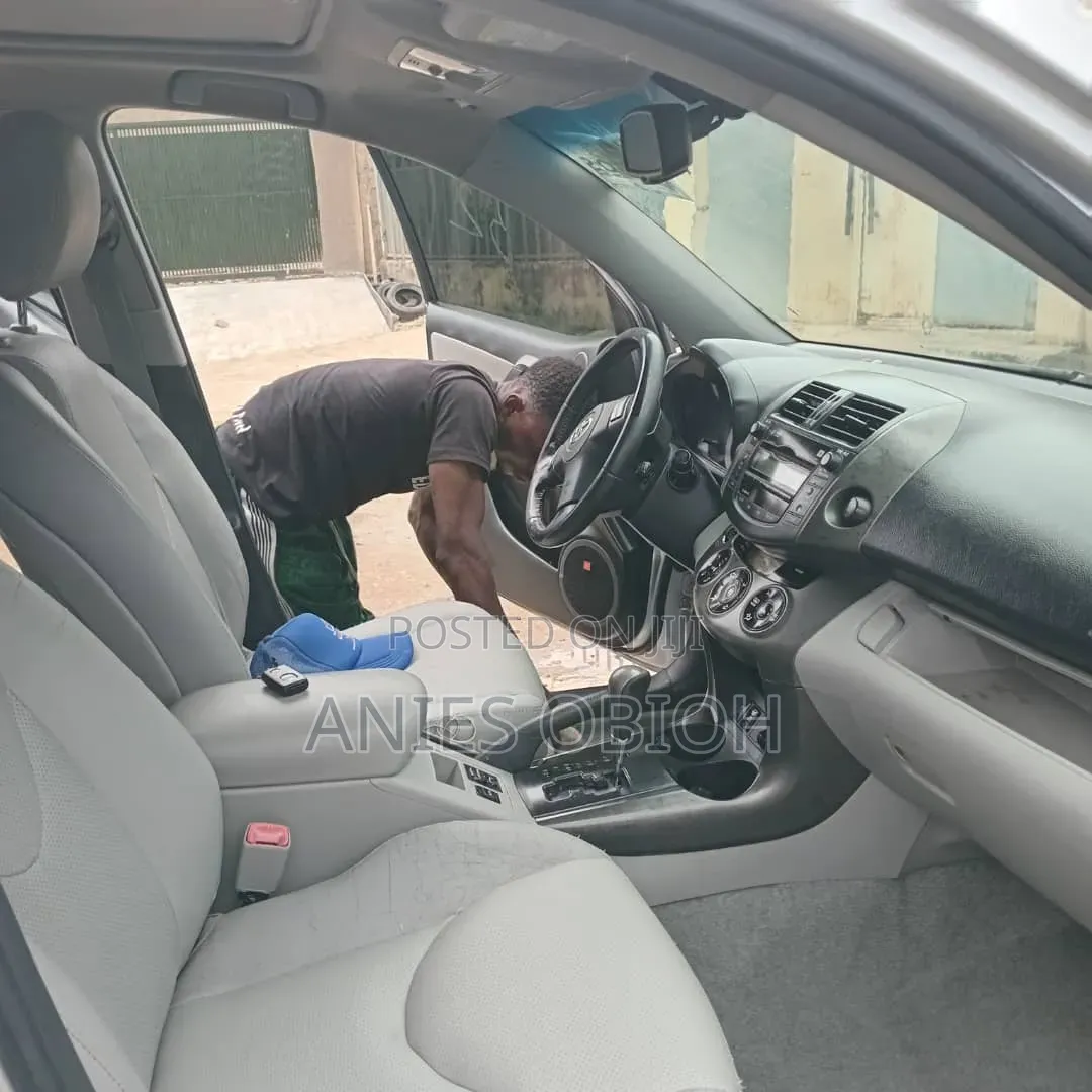 Toyota RAV4 2012 Silver
