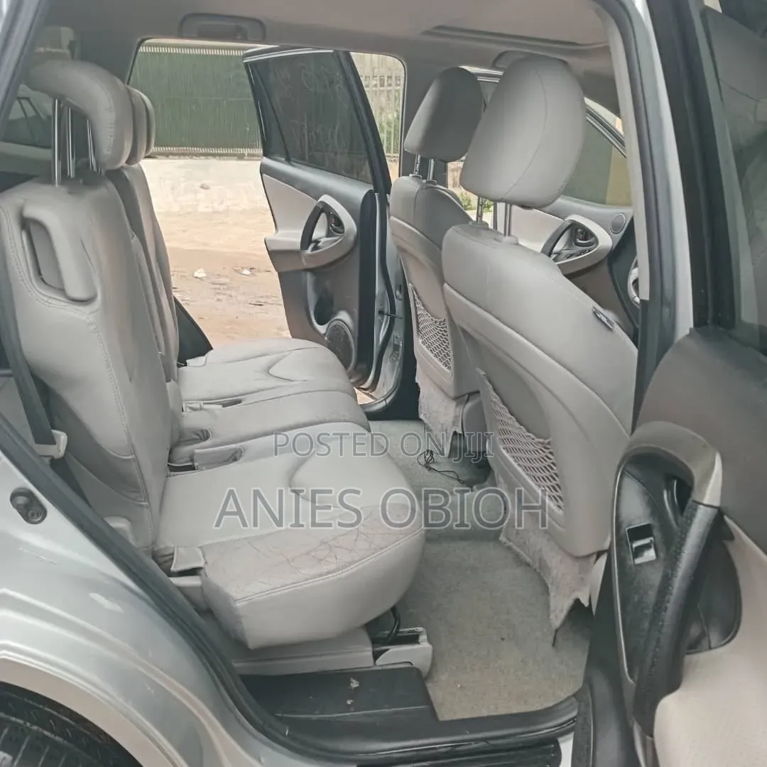 Toyota RAV4 2012 Silver
