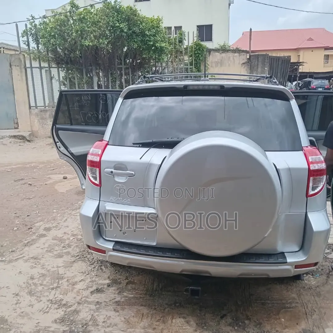 Toyota RAV4 2012 Silver