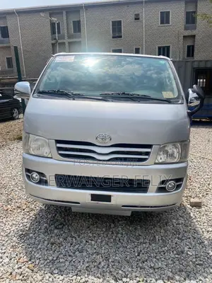 Toyota HiAce 2015 Silver