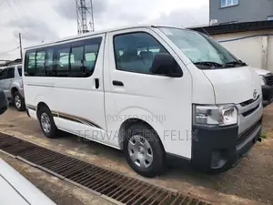 Toyota HiAce 2002 White